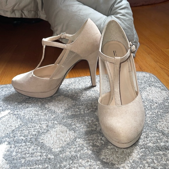 Closed Toe heels - Picture 2 of 7